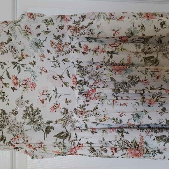 Lovely NEW Dress - Picture 8 of 12